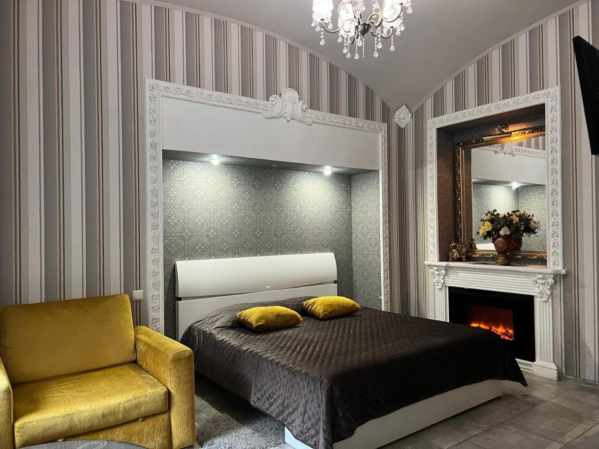 Apartments Lux In City Center Lviv Buitenkant foto